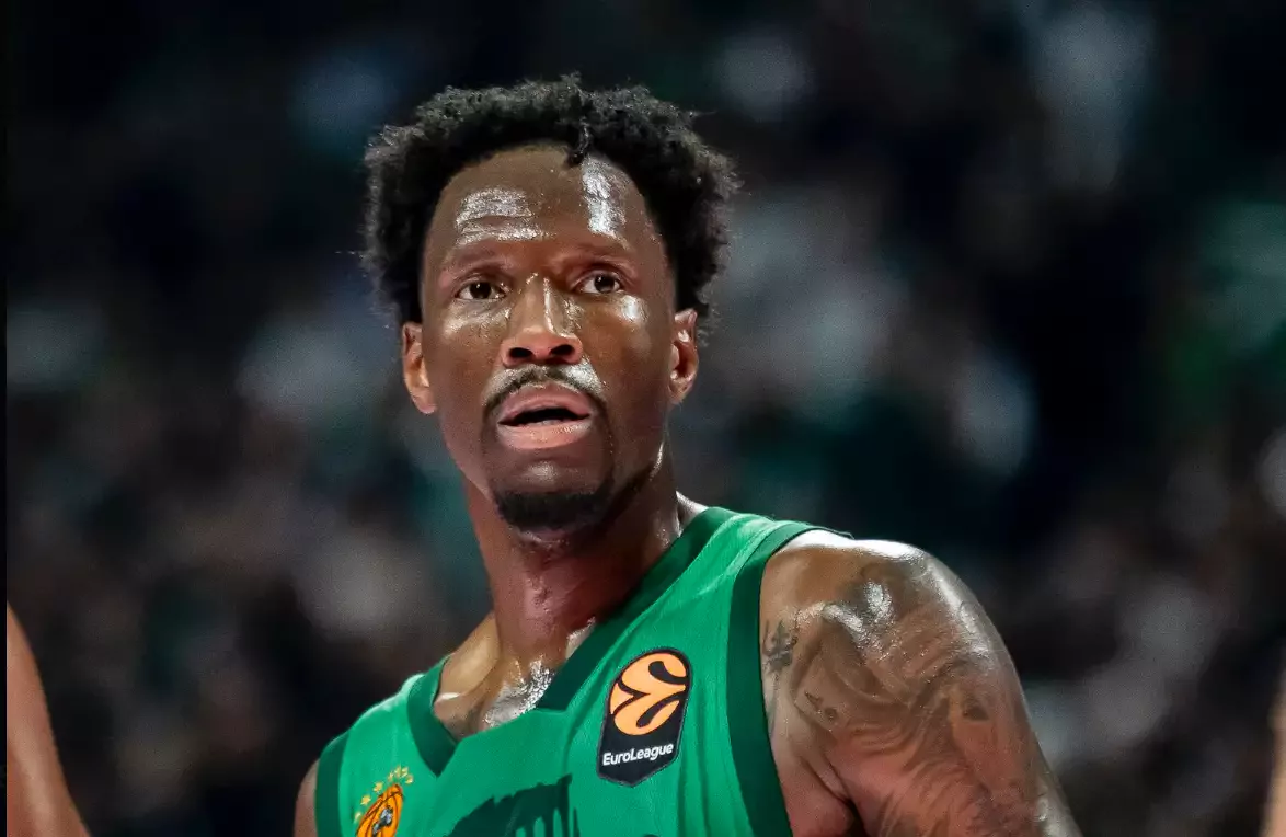 Nigel_Hayes_Davis_