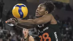 Fenerbahçe Medicana, Eczacıbaşı'ndan milli oyuncu Sinead Jack Kısal'ı transfer etti