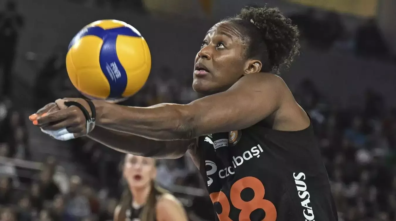 Fenerbahçe Medicana, Eczacıbaşı'ndan milli oyuncu Sinead Jack Kısal'ı transfer etti