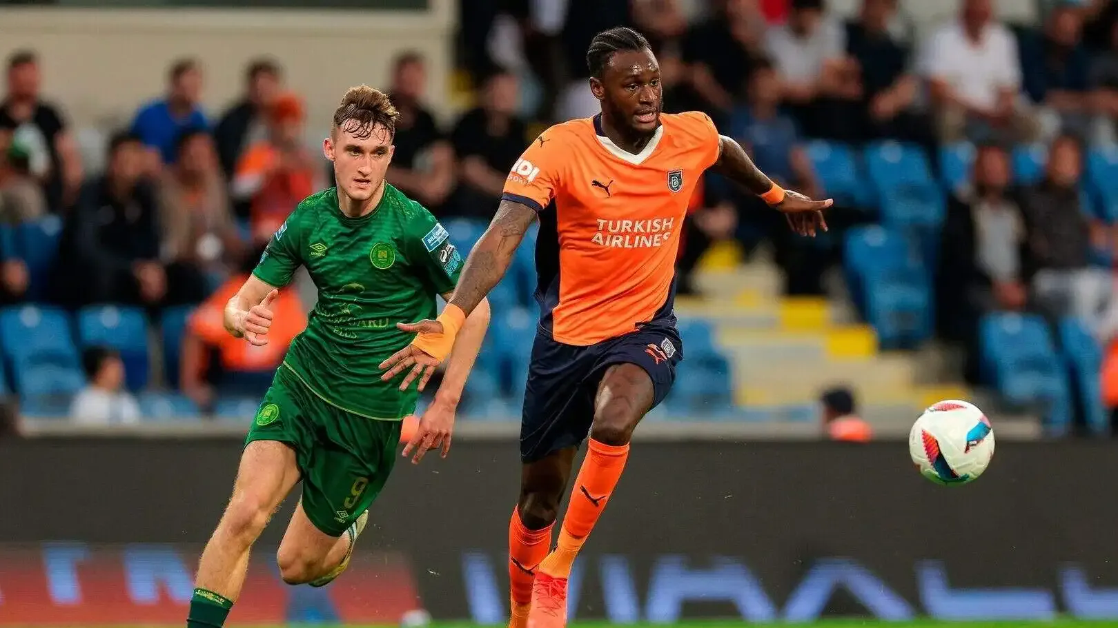 Başakşehir'in Ganalı savunmacısı Hull City'nin radarında!