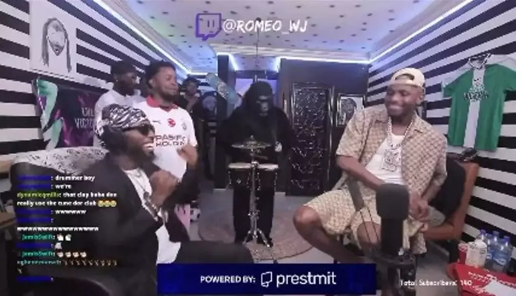 Victor Osimhen, komedyen Romeo Horsfall'ın canlı yayınına katıldı