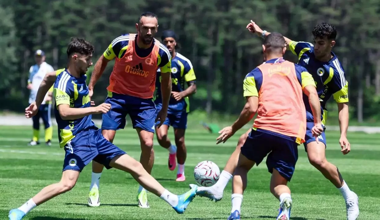 Fenerbahçe, yeni sezon hazırlıklarını sürdürdü