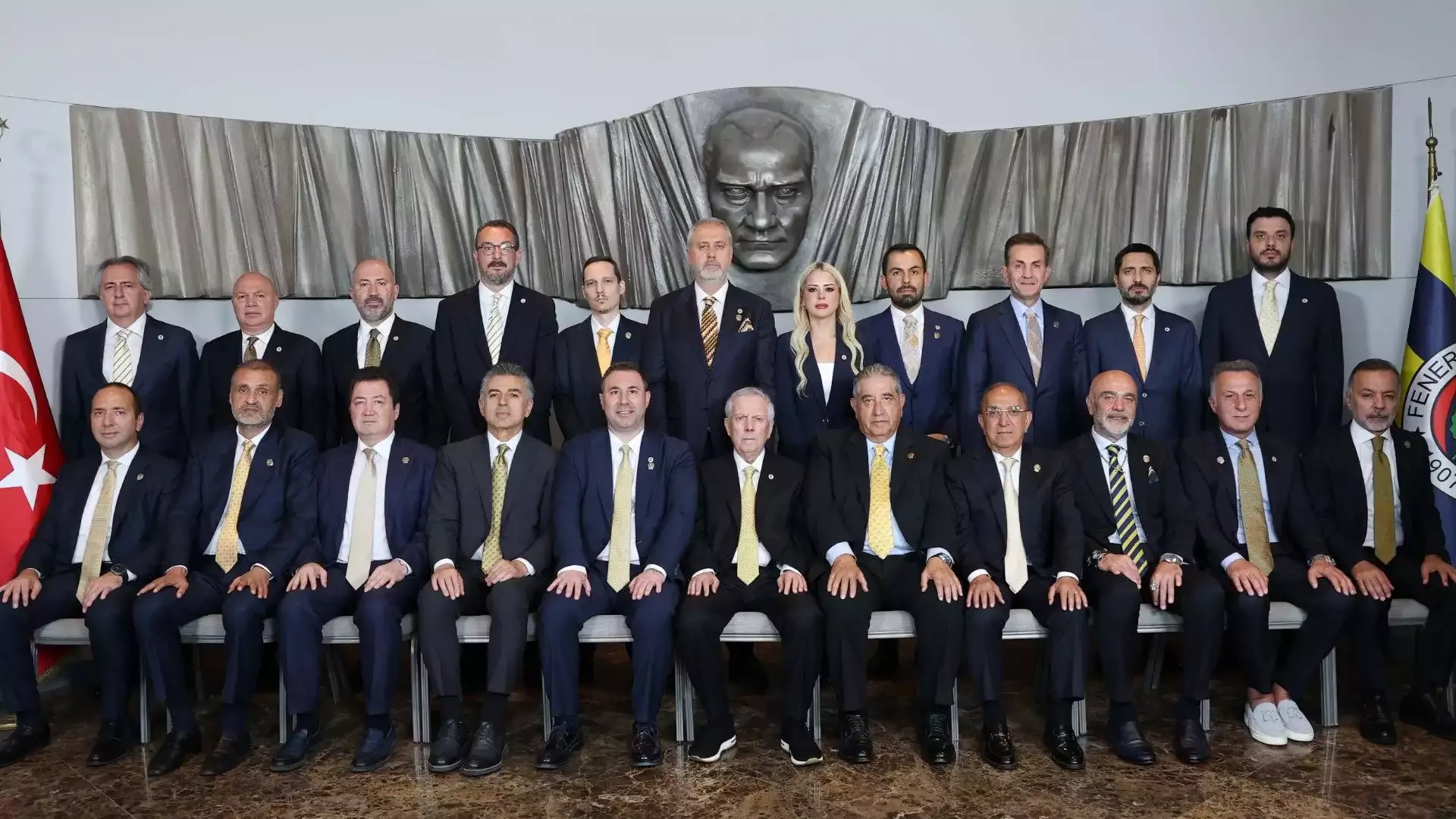 Aziz Yıldırım liderliğinde ilk Yönetim Kurulu Toplantısı