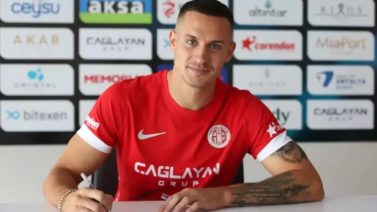 Antalyaspor'da Saric'e üç talip çıktı: Görüşmeler başladı!