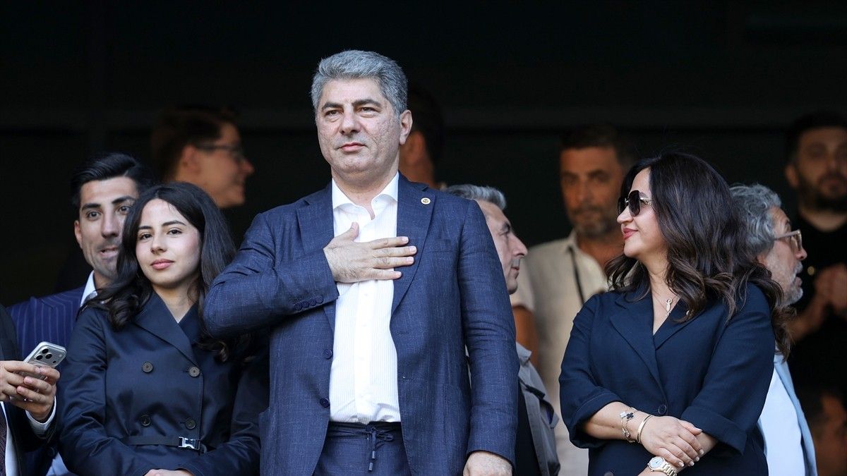 Hakan Safi: "Fenerbahçe camiasına heyecan ve nefes getirmeye