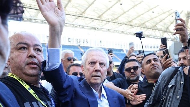 Aziz Yıldırım'ın hesabından göndermeli paylaşım: "Bye bye ha