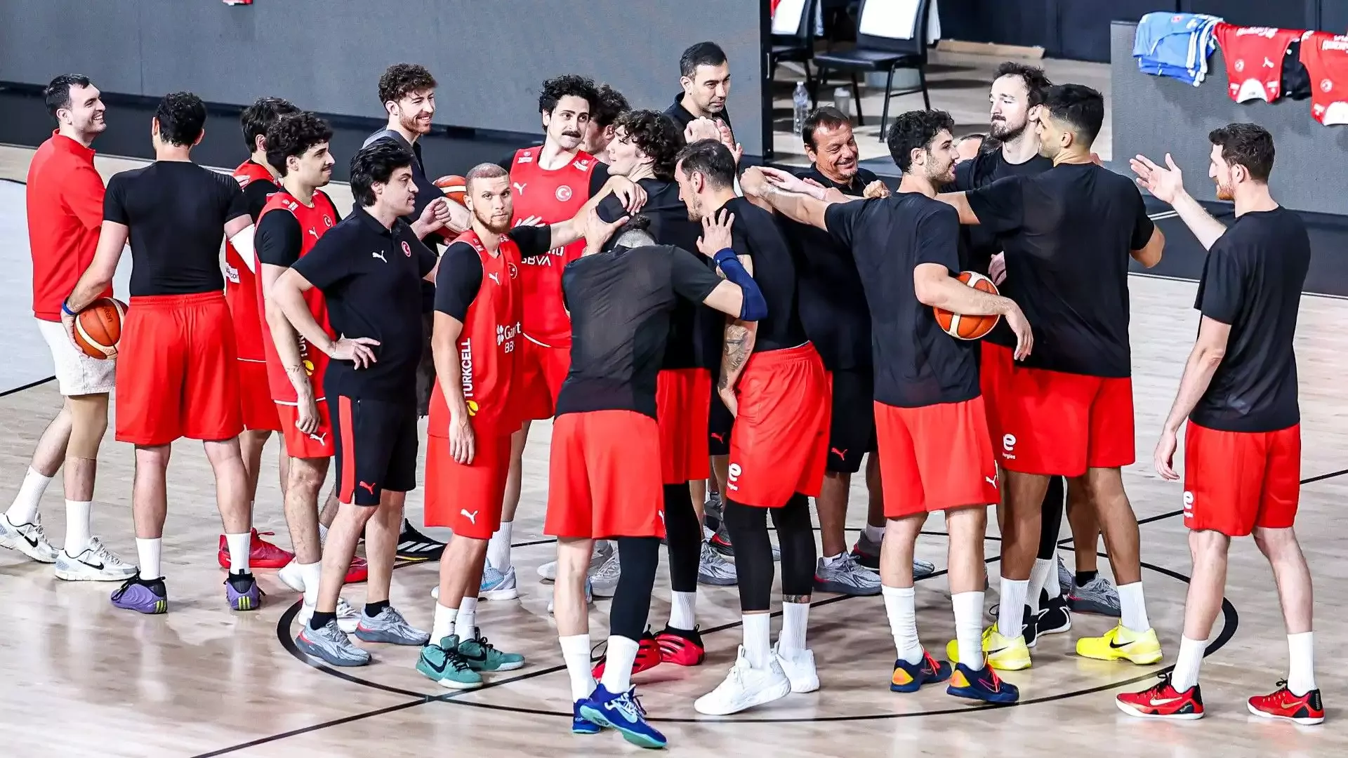 Türkiye'de bir isim kadrodan çıkarıldı!