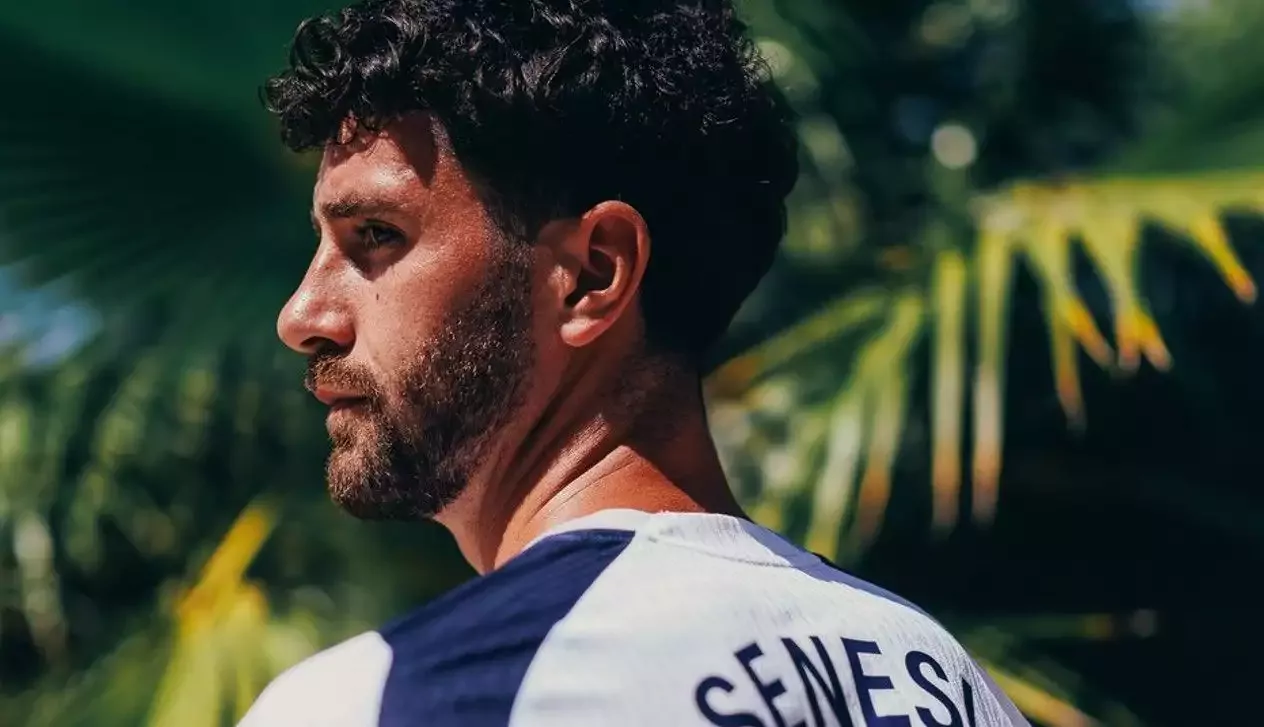 Transferde adı Galatasaray ve Fenerbahçe'yle anılan Marcos Senesi, Tottenham'a imza attı