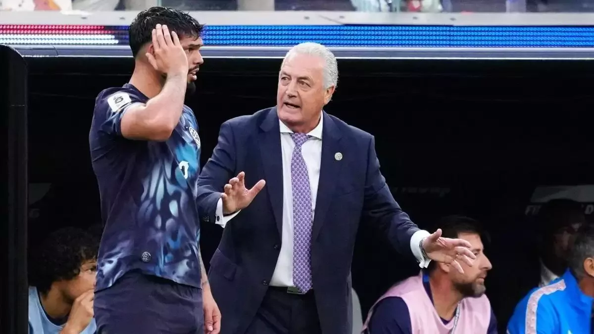 Hayallerimizi yıkan Paraguay hocasından maç sonu göndermesi!