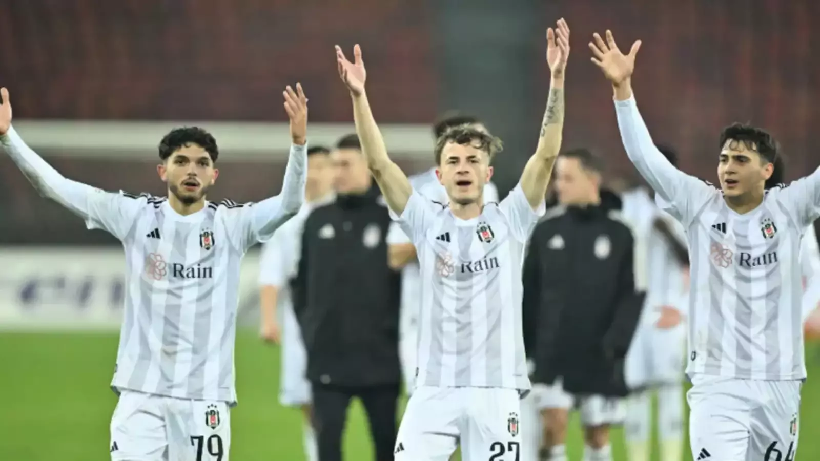 Beşiktaş'ta iki kritik karar! Genç yıldıza kiralık formülü