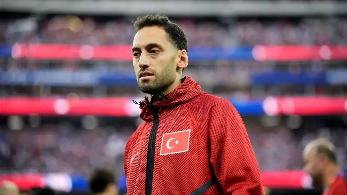 Inter'den Hakan Çalhanoğlu kararı! Sözleşme imzalanmayacak ama...