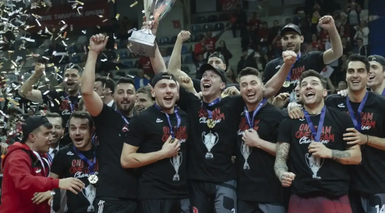 Ziraat Bankkart Erkek Voleybol Takımı, Bedirhan Bülbül'e veda etti