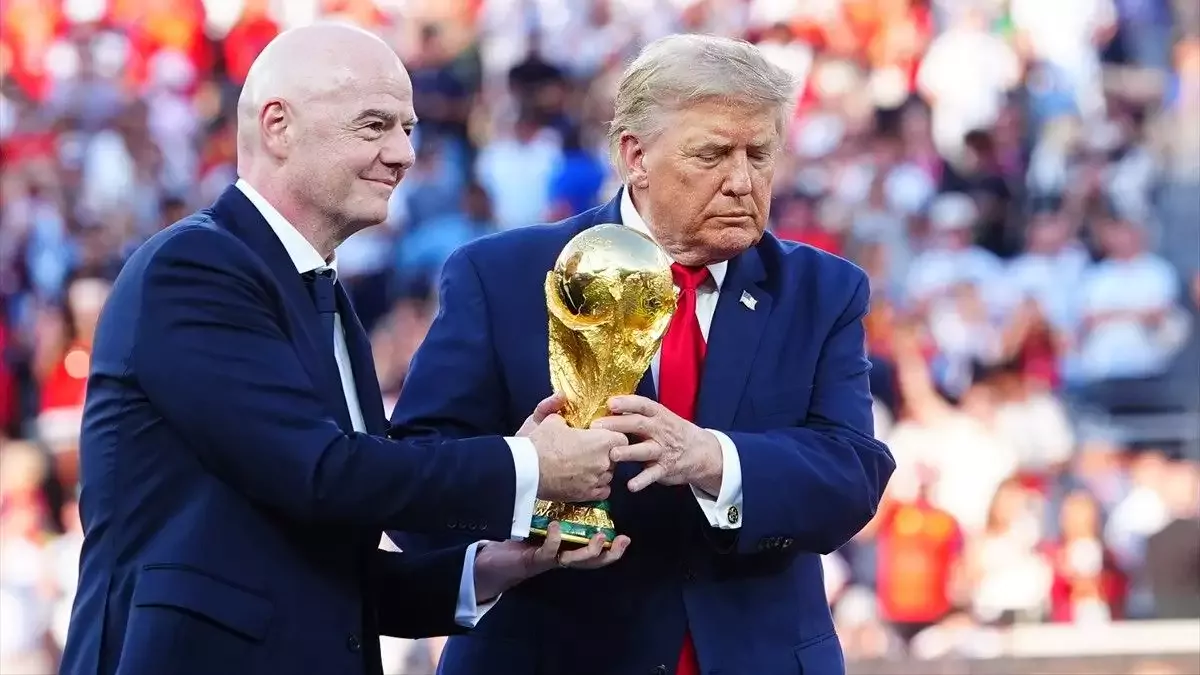Dünya Kupası kupa töreninde Donald Trump krizi! Infantino ikna edemedi