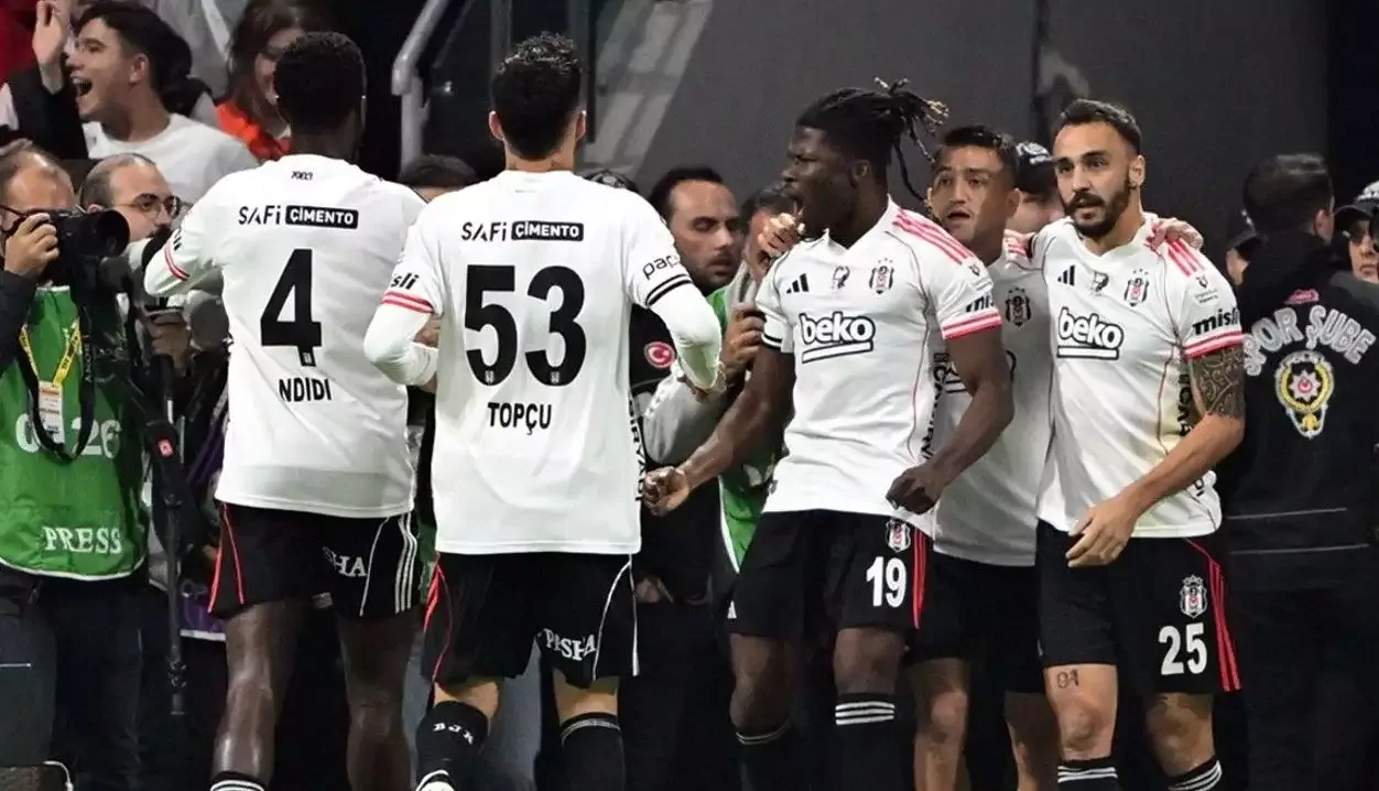 Beşiktaş'ta ayrılıklar sürüyor! Cengiz Ünder ve El Bilal Toure'ye veda edildi