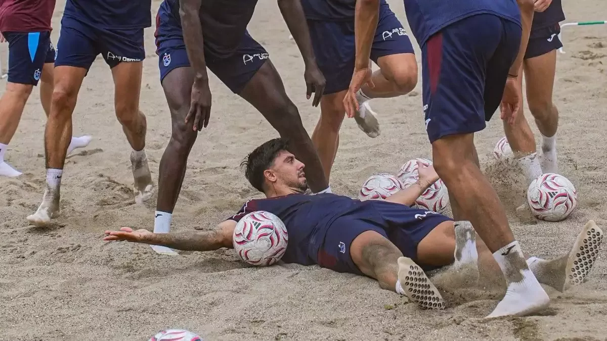Trabzonspor çalışmalarına kumda devam ediyor!