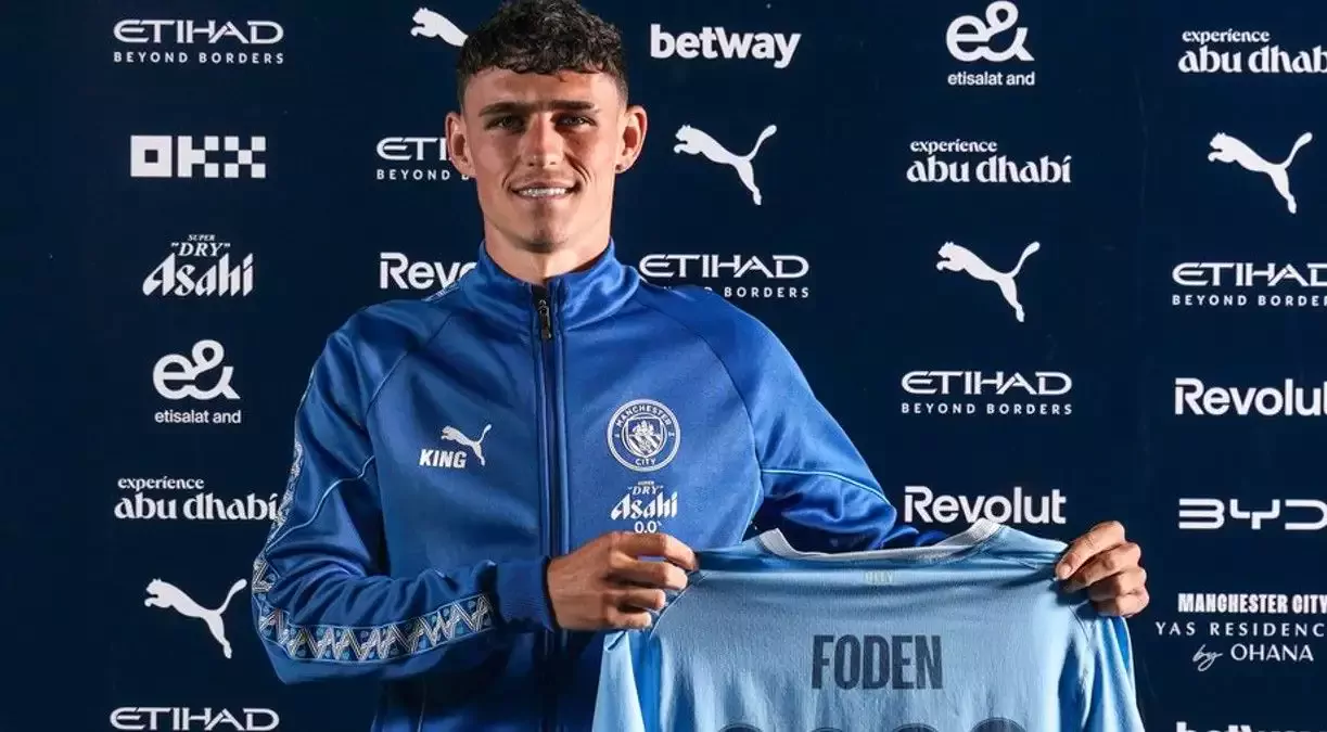 Manchester City, transferde adı Galatasaray ile anılan Phil Foden'ın sözleşmesini uzattı