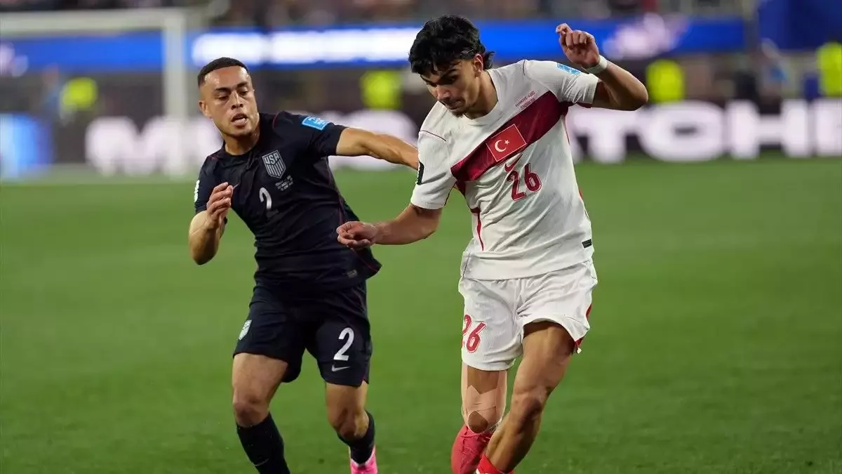 Galatasaray'a kötü haber! İtalyan kulüp Can Uzun transferinde devreye girdi
