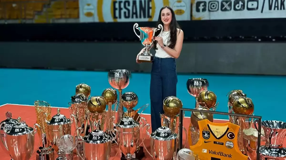 Galatasaray Daikin, milli voleybolcu Ayça Aykaç'ı transfer etti