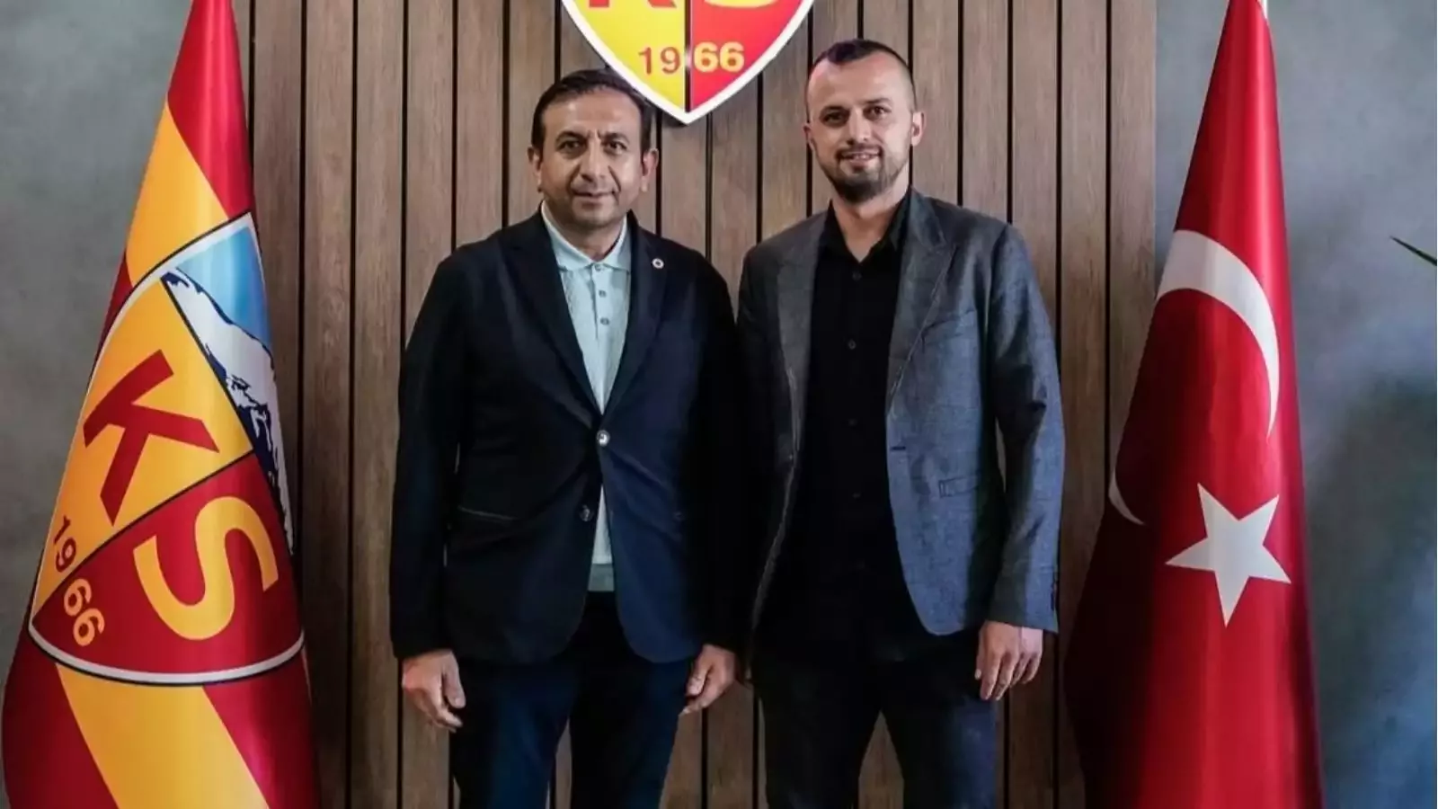 Kayserispor'da İlhan Parlak krizi! Asbaşkanı işaret etti, görevinden istifa etti