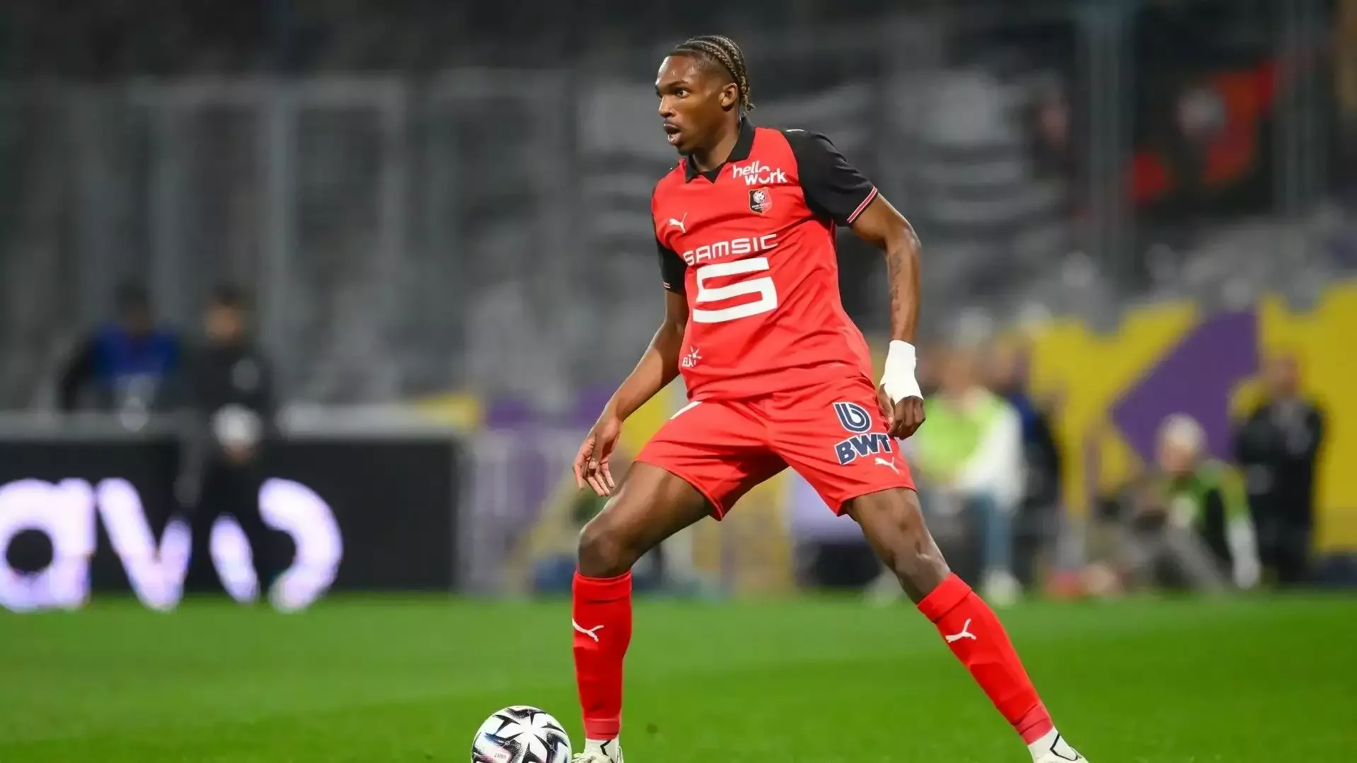 Liverpool'dan savunmaya genç takviye: Jacquet resmileşti!
