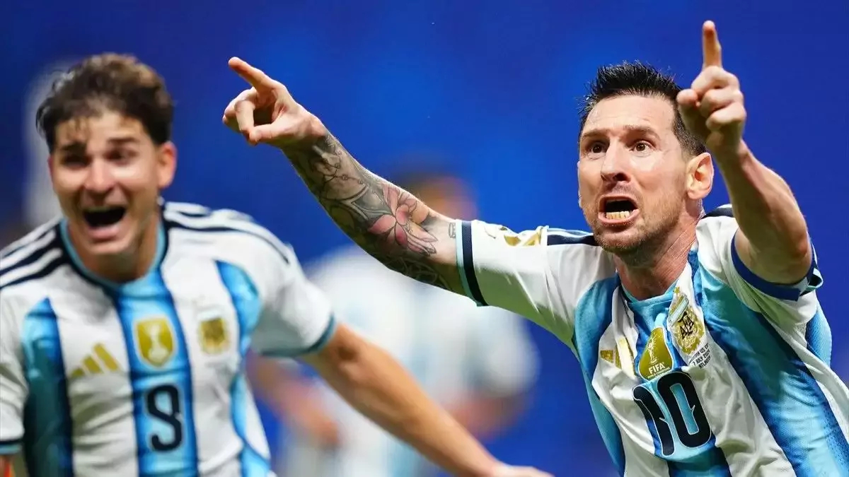 Arjantin'den tarihi geri dönüş! Messi çeyrek finale taşıdı...