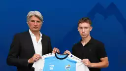 Türk futbolcu Burak Akıncı, PFC ARDA'ya imza attı!