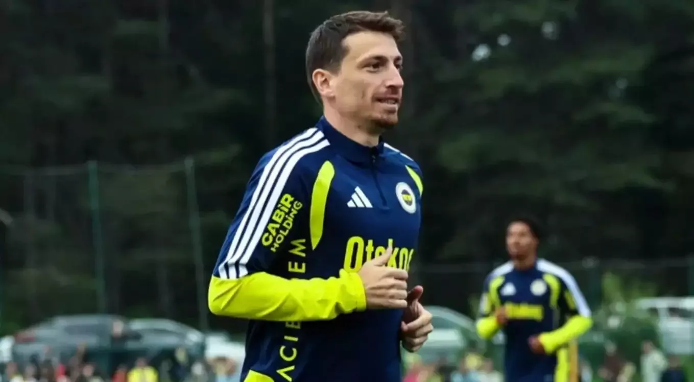 Fenerbahçe, Mert Hakan Yandaş'ı resmen açıkladı! İmzayı attı