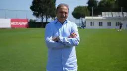 Samsunspor Futbol Direktörü Fuat Çapa, transfer yapacakları mevkileri açıkladı