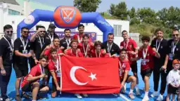 16 Yaş Altı Erkek Hokey Milli Takımı Avrupa şampiyonu