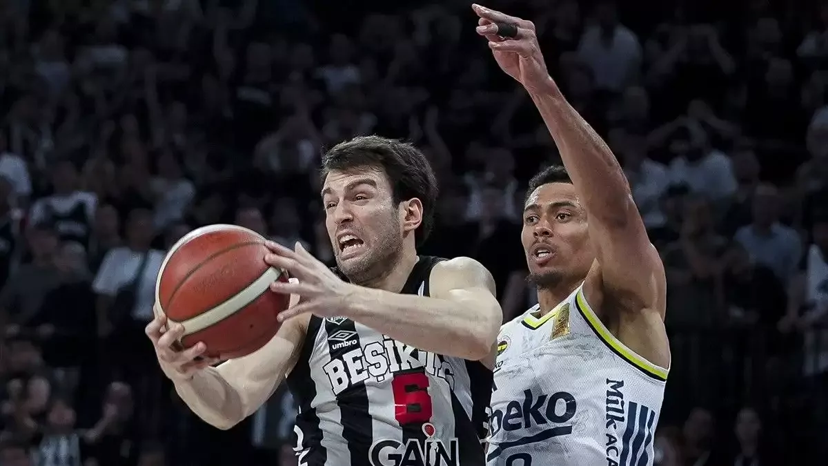 Beşiktaş 4 oyuncuyla sözleşme yeniledi!