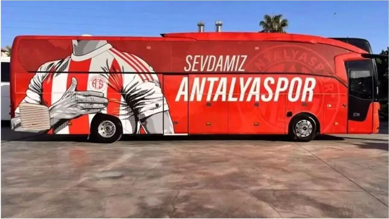 Antalyaspor'da "Otobüsten anons" tartışması: Murat Özgen'den Başkan Ergün'e tepki