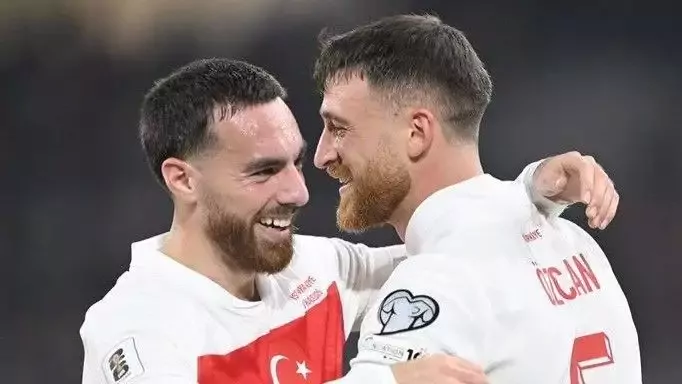 Orkun Kökçü ve Salih Özcan