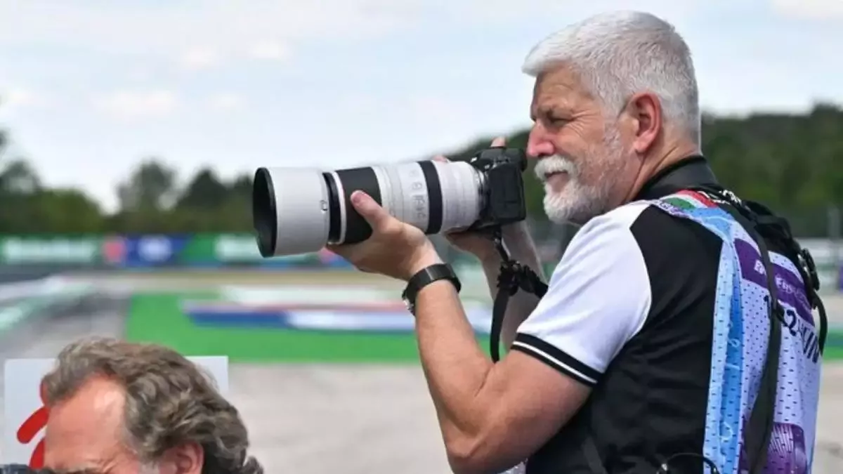 Çekya Cumhurbaşkanı Petr Pavel, koltuğunu bırakıp Formula 1'de foto muhabiri oldu