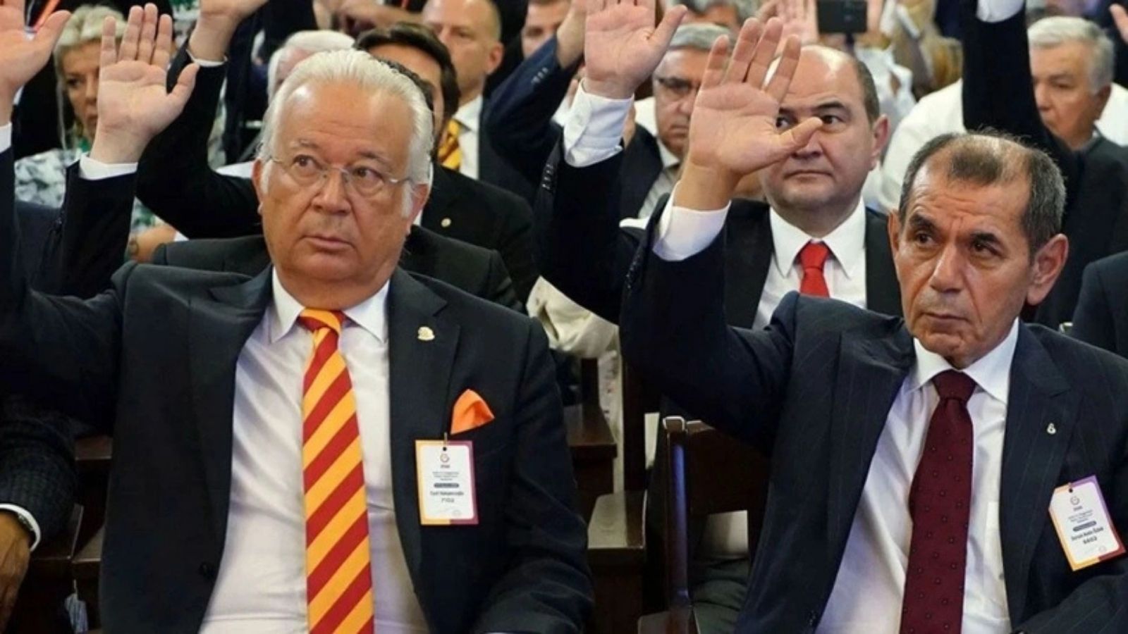 Eşref Hamamcıoğlu: "Dursun Özbek'in bütçe sicili temiz değil"
