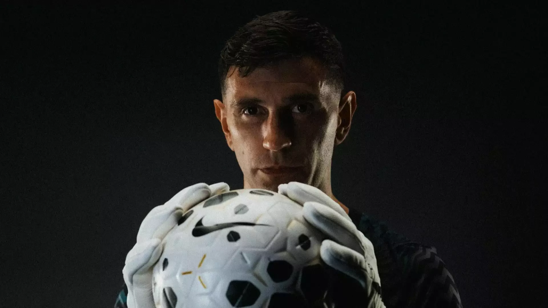 Chelsea, Aston Villa'dan kaleci Emiliano Martinez'i transfer etti!