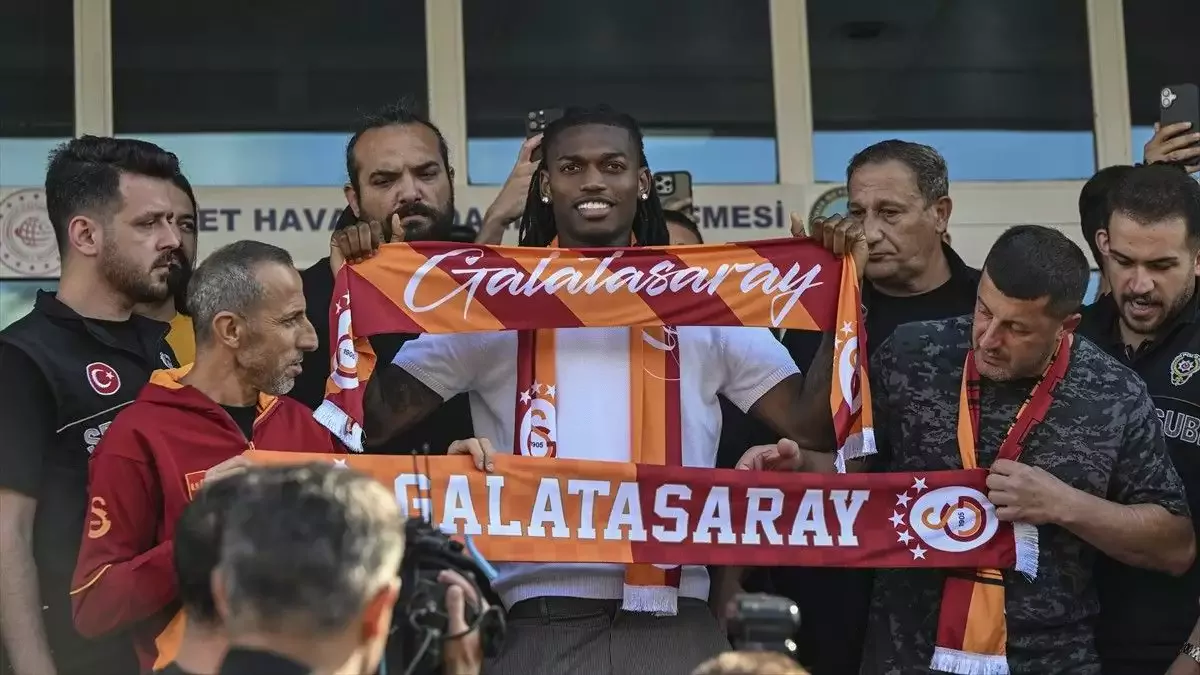 Galatasaray'dan Rafael Leao'nun ardından bir transfer bombası daha! Anlaşma sağlandı