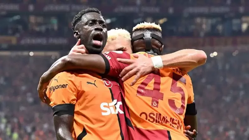 Victor Osimhen -&nbsp;Davinson Sanchez