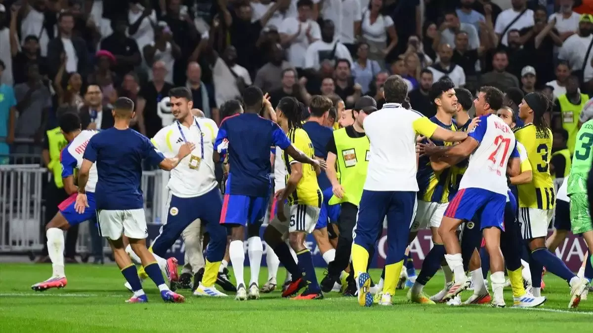 Maç sonu saha karıştı! Lyon'da Guendouzi'ye tepki