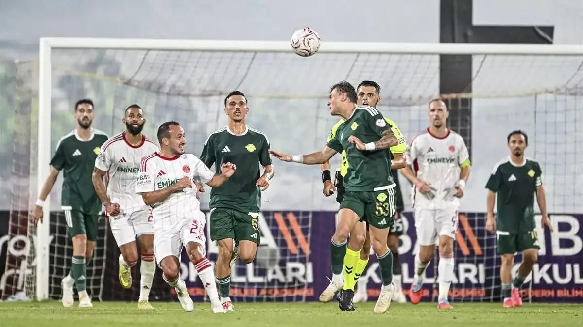 Ümraniyespor - Esenler Erokspor: 1-1 (Maç sonucu-yazılı özet)