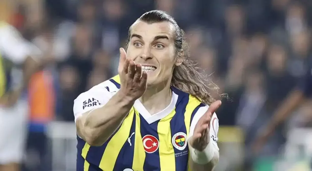 Fenerbahçe'de takım bulması istenen Çağlar Söyüncü'nün yerine gelecek isim belli oldu