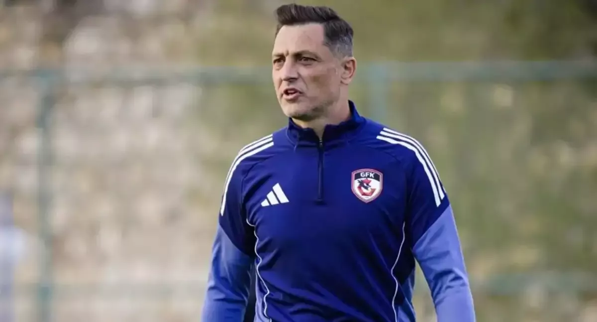 Mirel Radoi ile yollarını ayırmaya hazırlanan Gaziantep FK'nin teknik direktör adayları belli oldu! İlk görüşme yapıldı