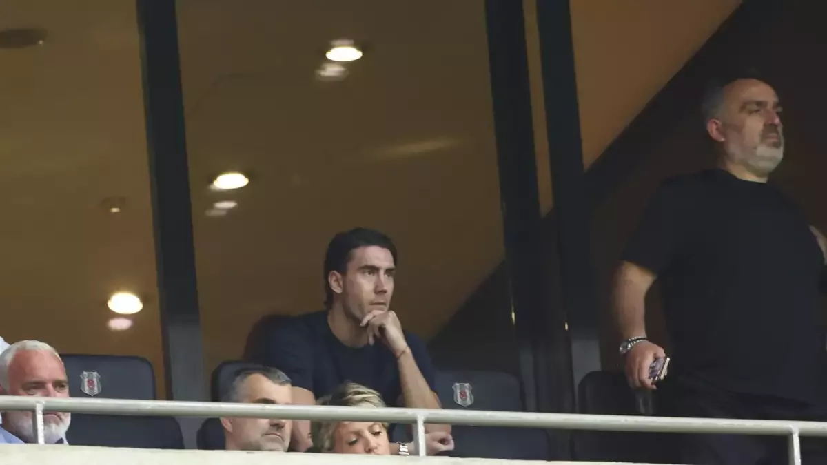Yeni transfer Vlahovic, Tüpraş Stadı'nda