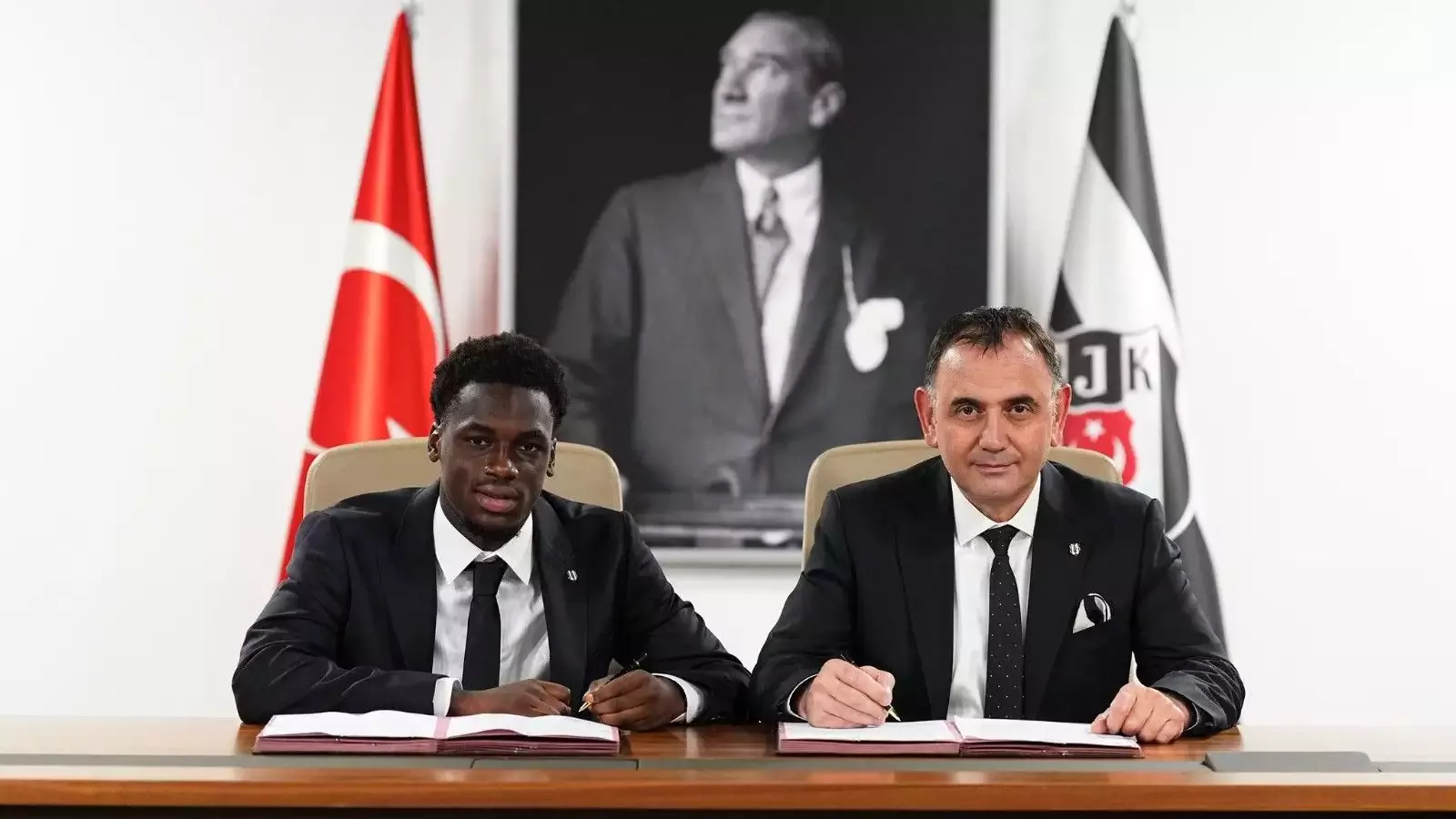 Ernest Poku, Beşiktaş'a imzayı attı! Resmi açıklama...