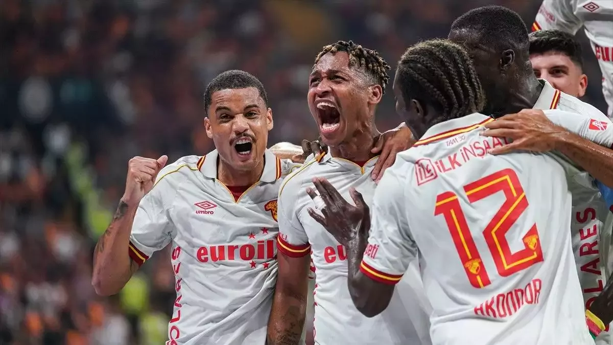 Göztepeli futbolcuların gol sevinci