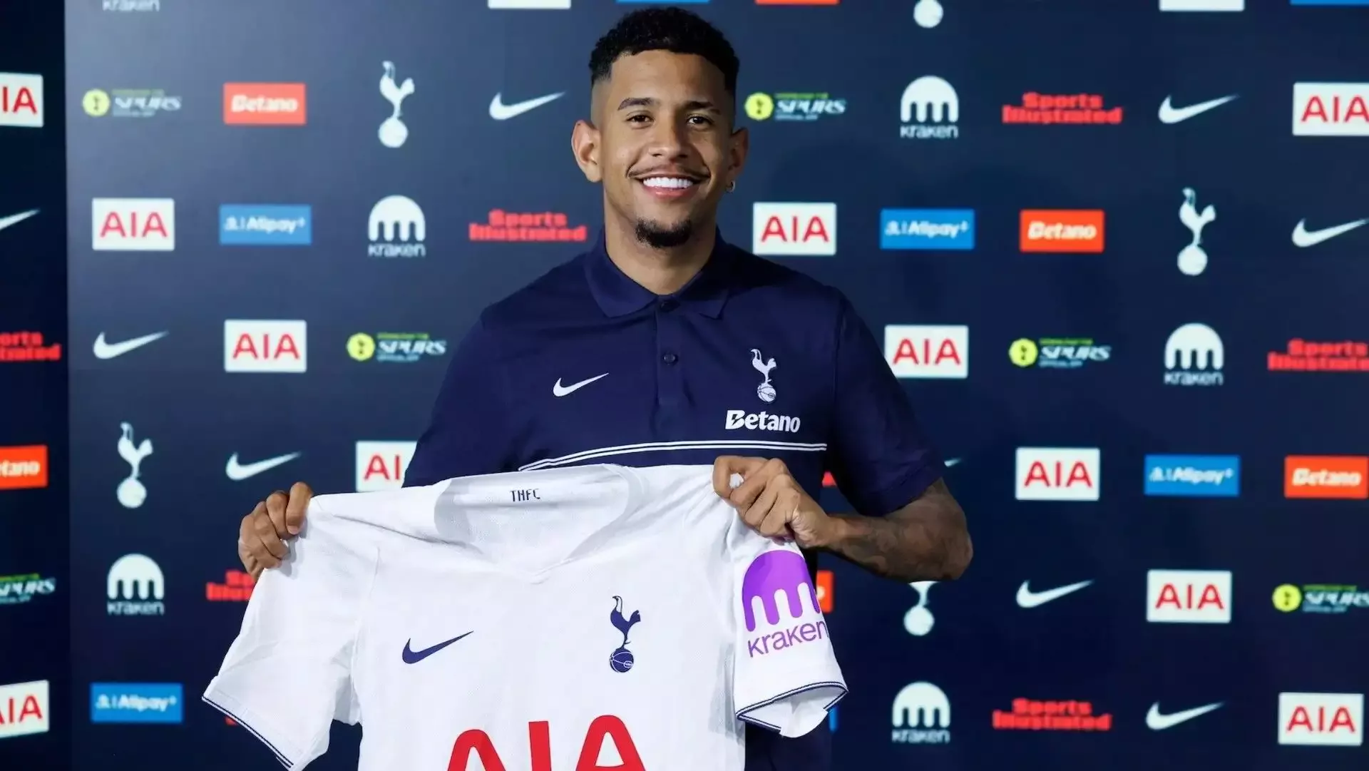 Tottenham, Savinho’yu renklerine bağladı