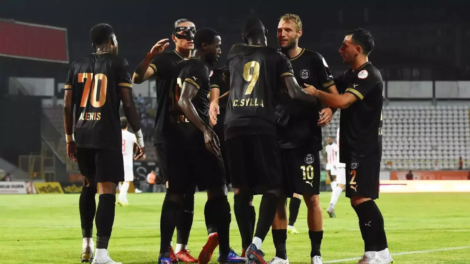 1.Lig'de sezon resmen başladı! Boluspor - Manisa FK düellosunda 3 gol...
