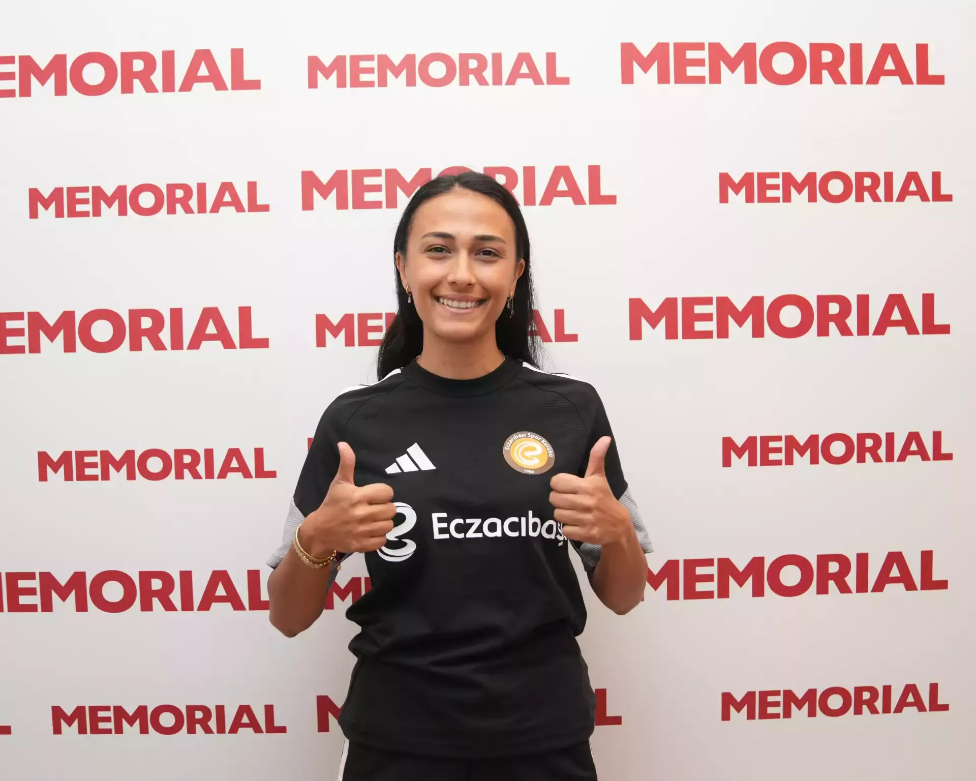 Simge Aköz