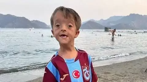 Liverpool taraftarı Isaac Kearney, Trabzon'da Mohamed Salah'la buluştu!