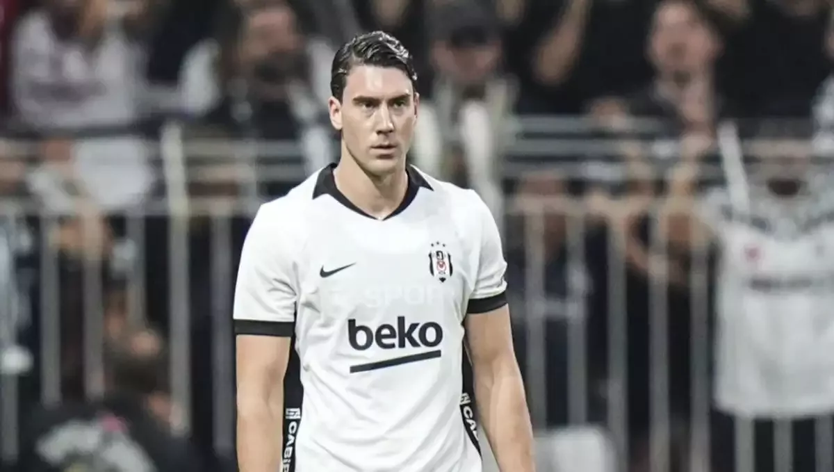 Dusan Vlahovic sakatlandı! 4 maçta forma giyimeyecek