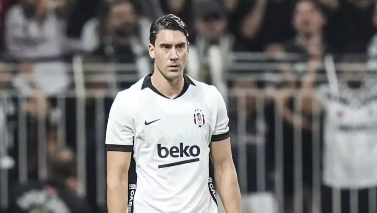 Dusan Vlahovic sakatlandı! 4 maçta forma giyemeyecek